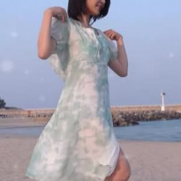 원피스 벗고 비키니 자랑하는 수련수련