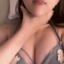 혀를 내미는 로즈쨈 눕방 폼 미쳤다 미쳤어