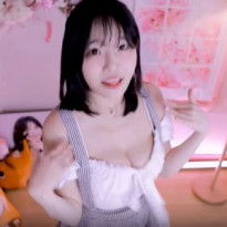 천장캠 활용 제일 잘하는 여캠 수련수련