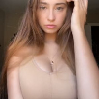 묵직한 Cece Rose 누드톤 스포츠 브라 큰 가슴