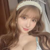 가슴 내놓은 미카미 유아 셀카
