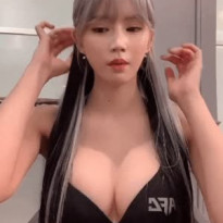 비율 지리는 전직 걸그룹 출신 모델 김다경