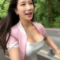 그릴래영 전력 질주 자연산의 가슴 무브먼트