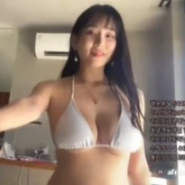 호캉스 떠난 하리미 흰 끈비키니 언더붑 큰 가슴 덜렁 덜렁