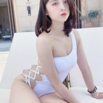 유튜버 꽃빵 하얀 모노키니