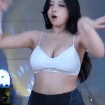 흰브라 육덕 가슴골 해까닥여울이 방송