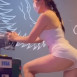 오락실에서 총 쏘는 워니 육덕 몸매