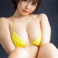 마시로 마미 인스타 노란 비키니