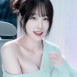 어깨 내린 니트 가슴골 노출 한갱