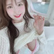 옷 살짝 들어올리고 핑크색 비키니 가슴 노출 모모리나
