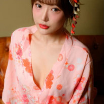 애견유치원 원장 쥬시 기모노 가슴골 노출 화보
