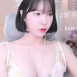 겨우디 꽃무늬 원피스 벌어진 스트랩 틈으로 보이는 가슴골