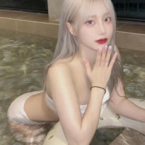 폼 올랐다는 하루짱 풀빌라 풀장 비키니 가슴골