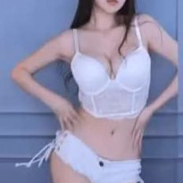흰 란제리 코르셋 감동란