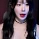 따봉하는 한갱 가슴골