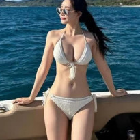 곽민선 아나운서 화보 같은 비키니 몸매