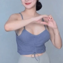 bj 퓨리 끈 민소매 옆으로 흘러넘치는 가슴