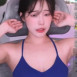 굥이 홀터넥 민소매 겨드랑이 가슴골 노출