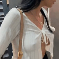 mei Lee 노브라 가슴끈 풀어헤치기