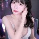 수련수련 살짝 삐져나온 브래지어