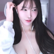 겨우디 브라노출 흰나시 묵직한 가슴