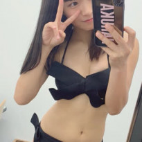 배우 모모카와 하루카 블랙 비키니 셀카