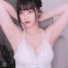 팔드는 쵸단 슬립 의상 가슴골