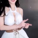 수련수련 하얀색 레이스 브라 가슴골 노출 3분할