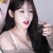 자기가 예쁜지 모르겠다는 스트리머 한갱 브라끈 가슴골 노출