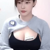 채팅창에 미드 템 빼라고 하니 없다고 내려서 확인 시켜주는 김갑주