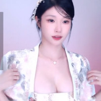 한복 입은 BJ 세경 풀어헤친 저고리 가슴골