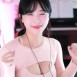 BJ 미모 가슴 부분 뻥 뚫린 분홍색 의상 가슴골