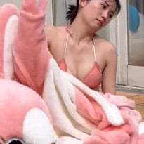지친 인형탈 알바 누나