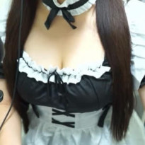 메이드복 입어봤다는 G컵 여캠 귤달아