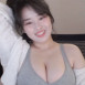 소람잉 머리 뒤로 손 올리고 회색 CK 캘빈클라인 브라 가슴 자랑