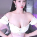 겨우디 흰 오프숄더 프릴탑 벌어진 F컵 가슴골