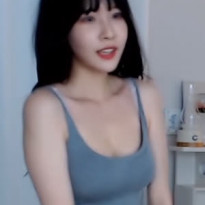 제로투 하는 BJ 이아린 타이트한 회색 동탄 미시룩 몸매