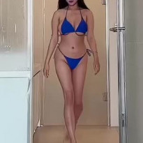 파란색 비키니 선글라스 처자 몸매