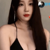 한갱 블랙 비키니 가슴골