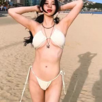 해운대에서 언더붑 비키니 모델 김우현