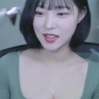 단발 김갑주 시스루 티셔츠 가슴골