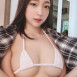 강인경 젖꼭지만 가린 흰 마이크로 비키니 인스타