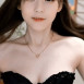 BJ 짜미 머리 넘겨주는 블랙 오프솔더 코르셋 가슴골