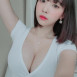 강인경 스쿨룩 풀어 헤친 셔츠 가슴골