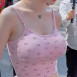 자기 찍힌 사진 다시 확인하는 모델 처자 @halen.baby 보정없는 몸매 미모