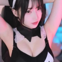 마젠타 야한 수녀님 십자가 브라 가슴골