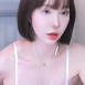 겨우디 흰 끈나시 숙인 가슴골 섹시한 단발