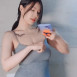 자기 가슴 찍어서 슬쩍 보여주는 미시룩녀