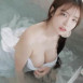 모모리나 온천에서 수건 한장만 걸친 누드 몸매