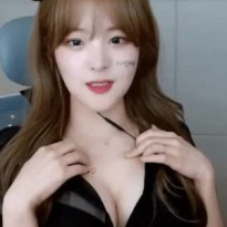 스트리머 해기 시스루 블랙 셔츠 블랙 브라 가슴골